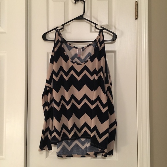 ❄️Bundle Two Sweaters❄️ - Picture 3 of 3